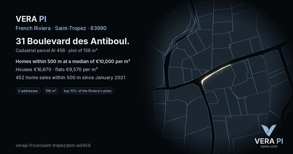 31 Boulevard des Antiboul, Saint-Tropez at night – the plot lit, the parcels around coloured by the prices near them