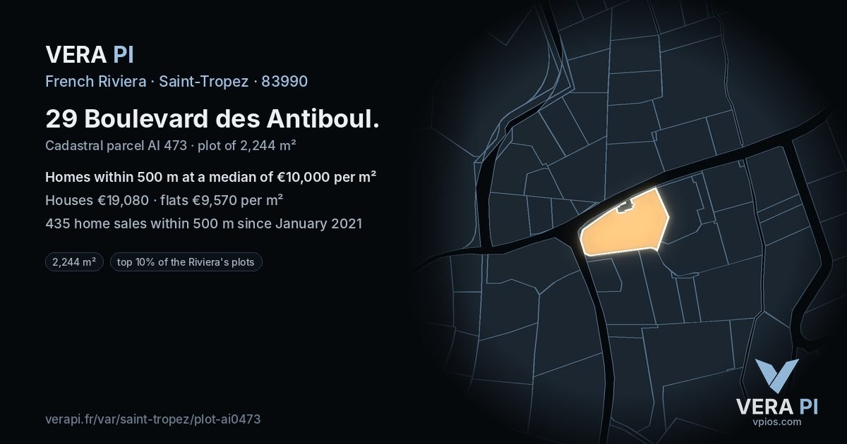 29 Boulevard des Antiboul, Saint-Tropez at night – the plot lit, the parcels around coloured by the prices near them