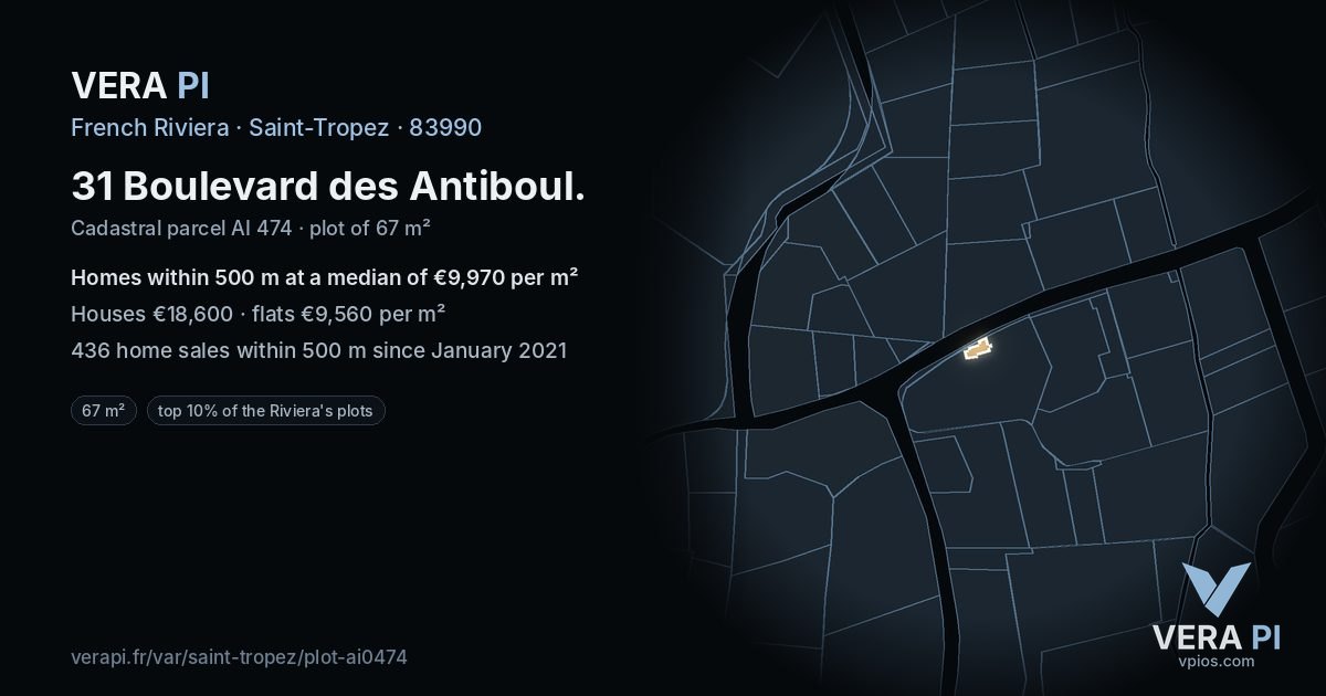31 Boulevard des Antiboul, Saint-Tropez at night – the plot lit, the parcels around coloured by the prices near them