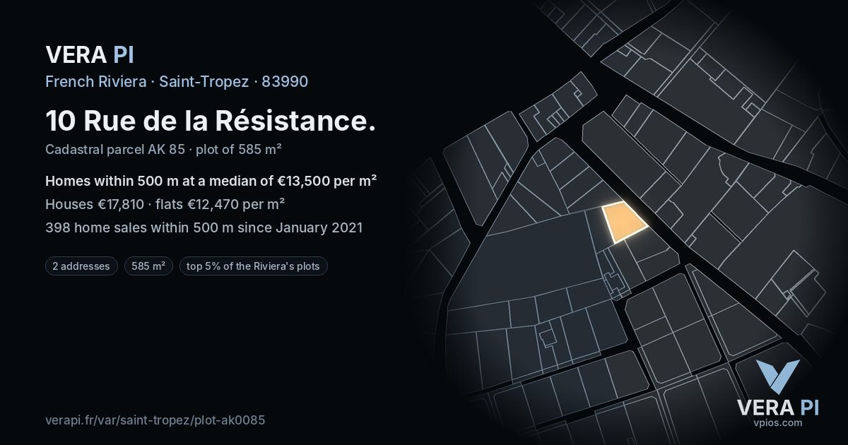 10 Rue de la Résistance, Saint-Tropez at night – the plot lit, the parcels around coloured by the prices near them