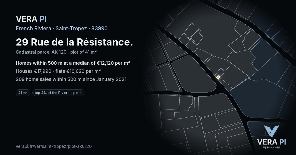 29 Rue de la Résistance, Saint-Tropez at night – the plot lit, the parcels around coloured by the prices near them