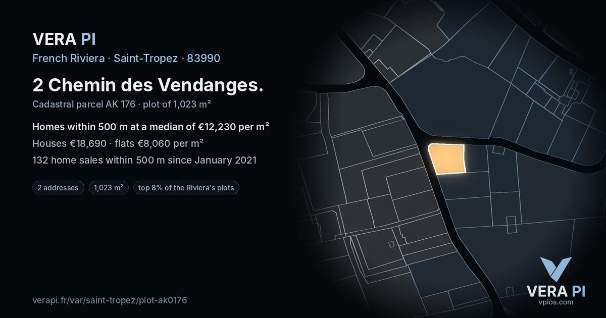 2 Chemin des Vendanges, Saint-Tropez at night – the plot lit, the parcels around coloured by the prices near them