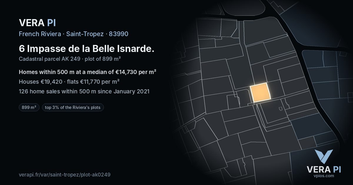 6 Impasse de la Belle Isnarde, Saint-Tropez at night – the plot lit, the parcels around coloured by the prices near them