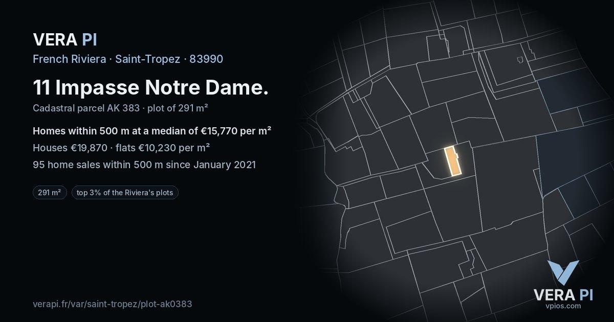 11 Impasse Notre Dame, Saint-Tropez at night – the plot lit, the parcels around coloured by the prices near them