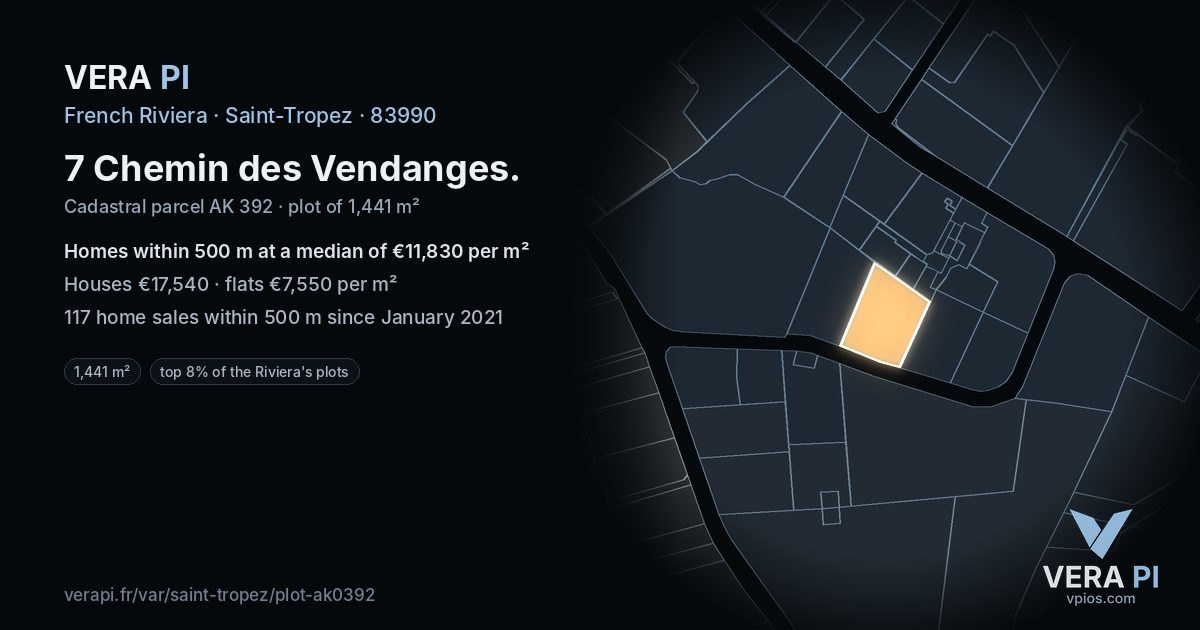 7 Chemin des Vendanges, Saint-Tropez at night – the plot lit, the parcels around coloured by the prices near them