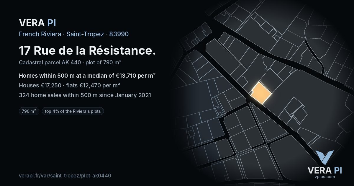17 Rue de la Résistance, Saint-Tropez at night – the plot lit, the parcels around coloured by the prices near them