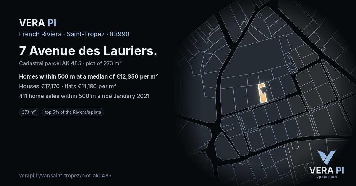 7 Avenue des Lauriers, Saint-Tropez at night – the plot lit, the parcels around coloured by the prices near them