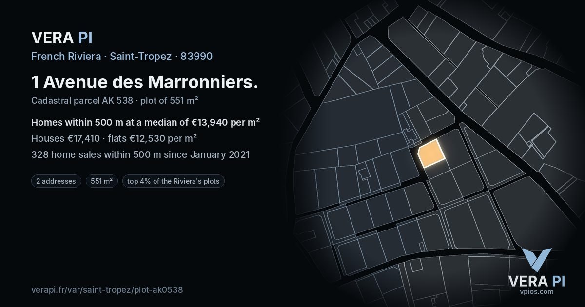 1 Avenue des Marronniers, Saint-Tropez at night – the plot lit, the parcels around coloured by the prices near them