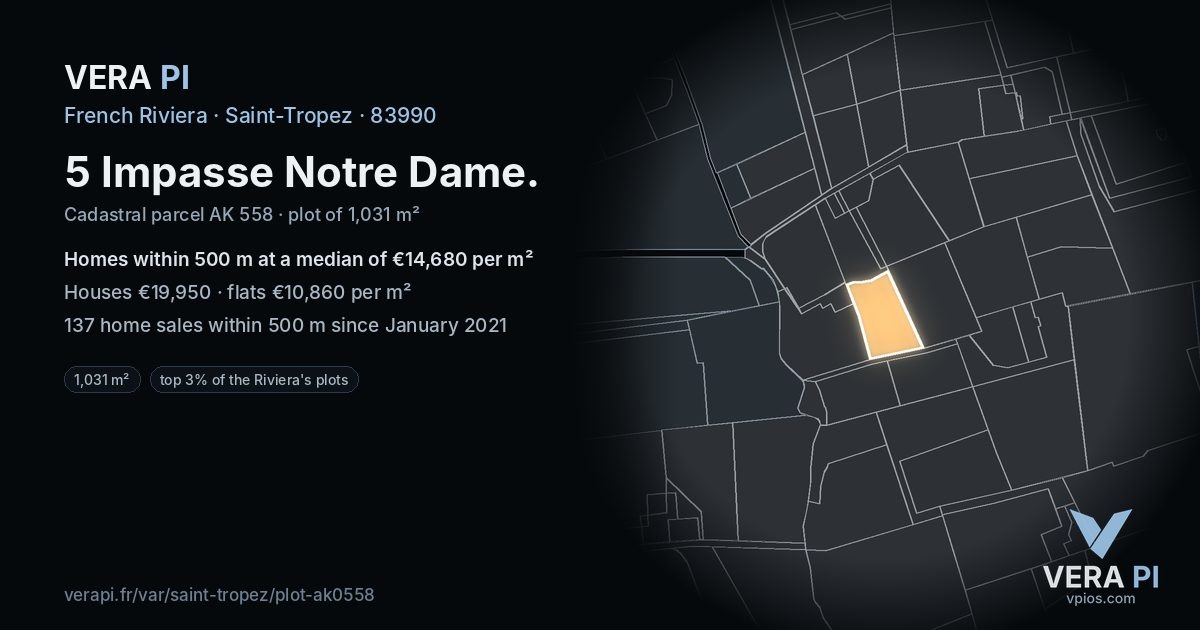 5 Impasse Notre Dame, Saint-Tropez at night – the plot lit, the parcels around coloured by the prices near them