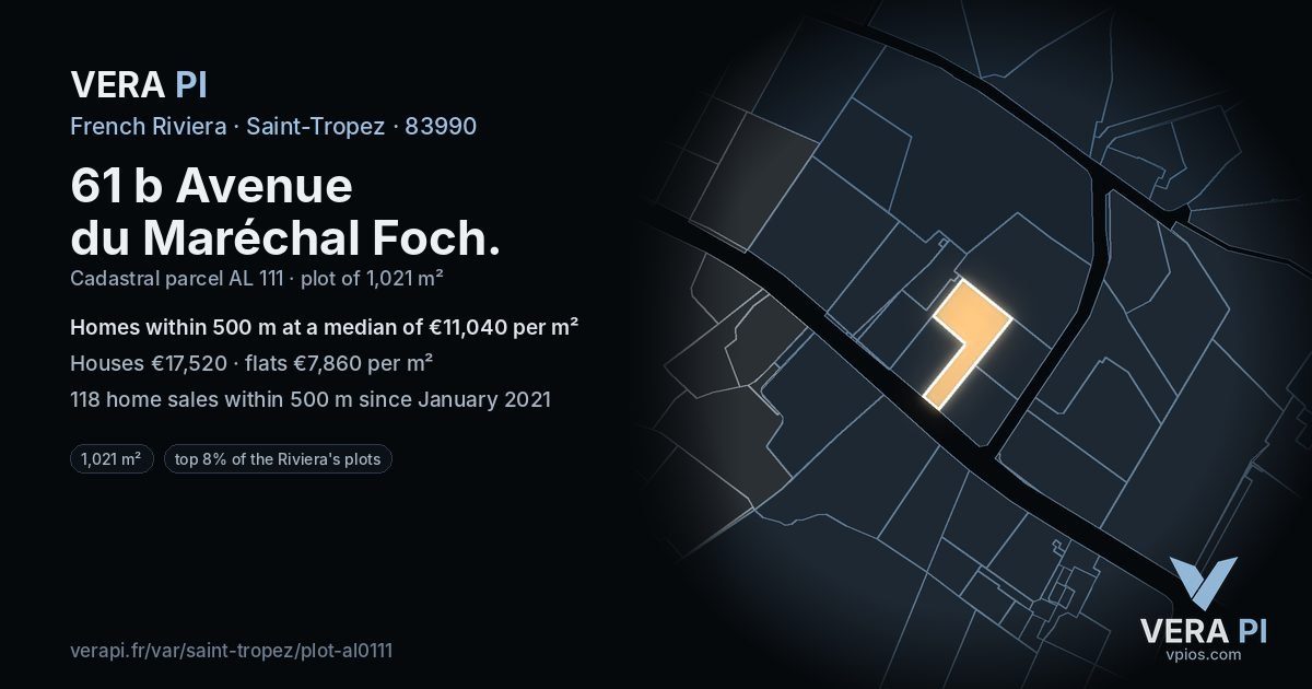 61 b Avenue du Maréchal Foch, Saint-Tropez at night – the plot lit, the parcels around coloured by the prices near them