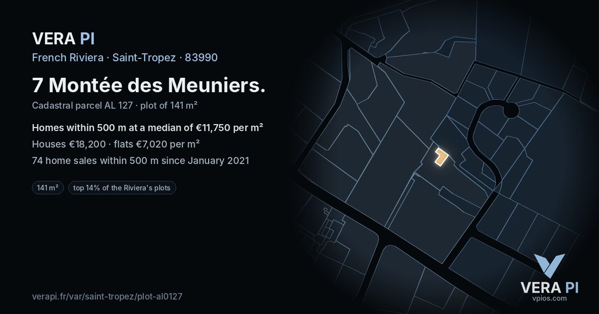 7 Montée des Meuniers, Saint-Tropez at night – the plot lit, the parcels around coloured by the prices near them