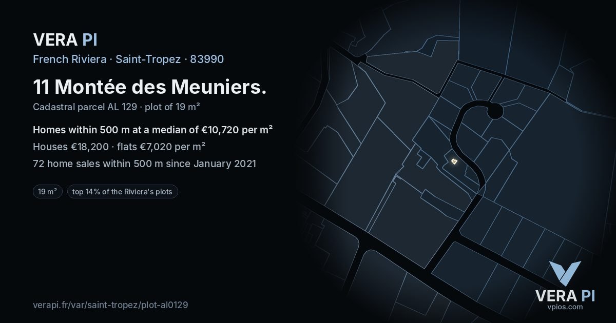 11 Montée des Meuniers, Saint-Tropez at night – the plot lit, the parcels around coloured by the prices near them