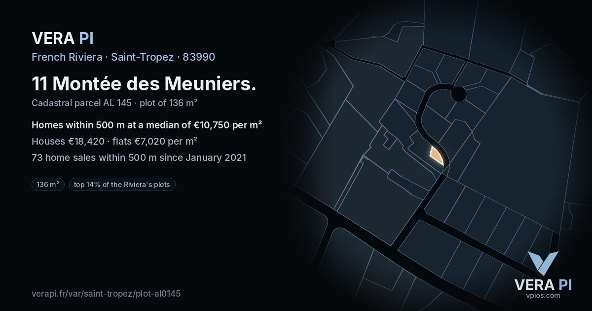11 Montée des Meuniers, Saint-Tropez at night – the plot lit, the parcels around coloured by the prices near them