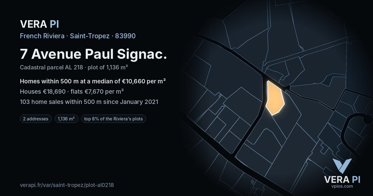 7 Avenue Paul Signac, Saint-Tropez at night – the plot lit, the parcels around coloured by the prices near them