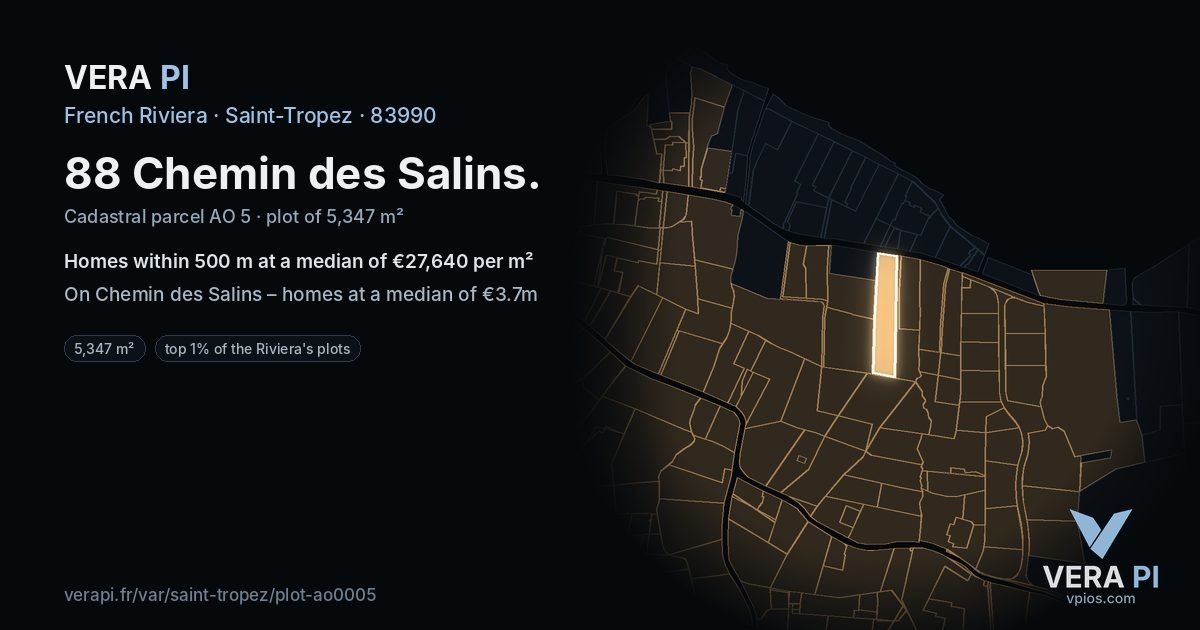 88 Chemin des Salins, Saint-Tropez at night – the plot lit, the parcels around coloured by the prices near them