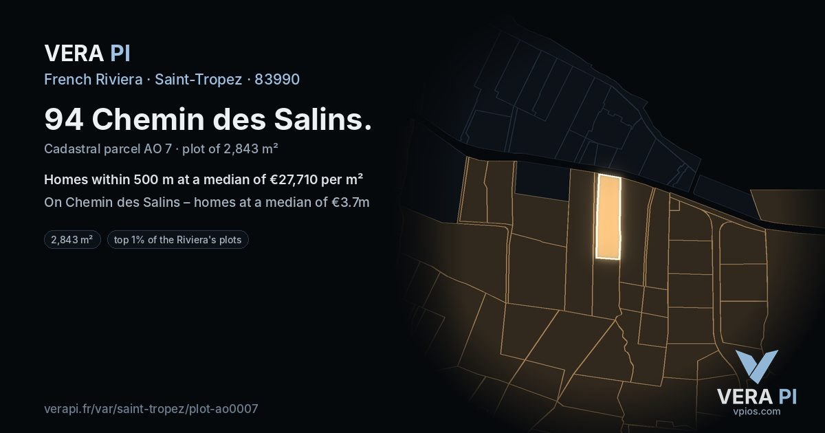 94 Chemin des Salins, Saint-Tropez at night – the plot lit, the parcels around coloured by the prices near them