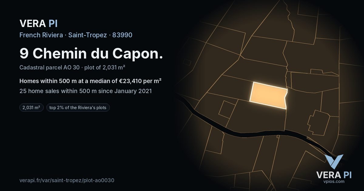 9 Chemin du Capon, Saint-Tropez at night – the plot lit, the parcels around coloured by the prices near them