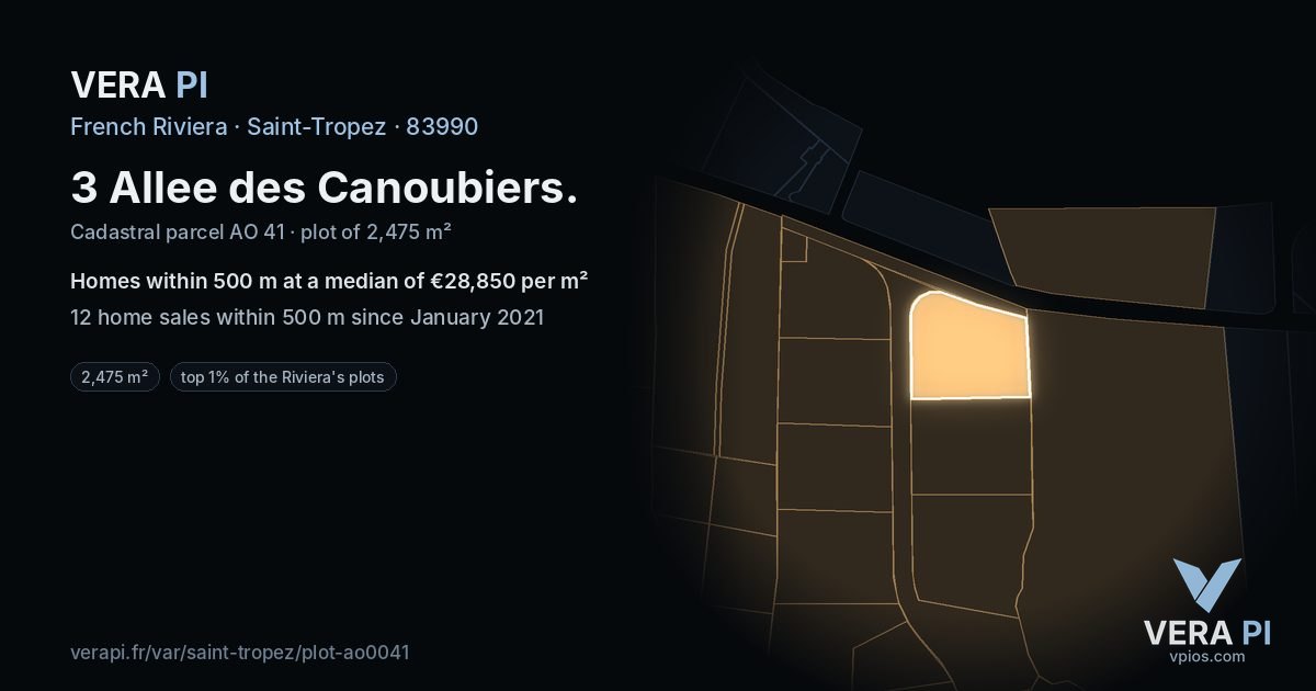 3 Allee des Canoubiers, Saint-Tropez at night – the plot lit, the parcels around coloured by the prices near them