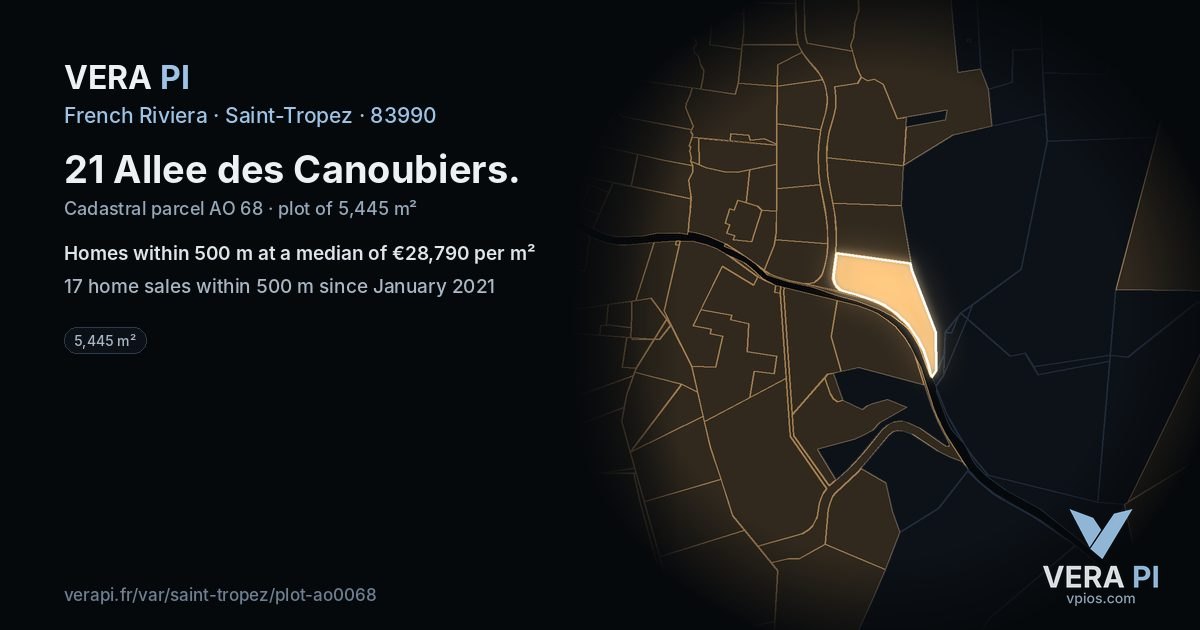 21 Allee des Canoubiers, Saint-Tropez at night – the plot lit, the parcels around coloured by the prices near them