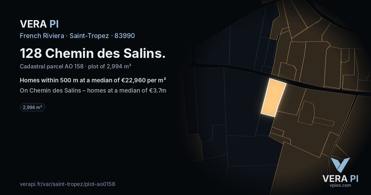 128 Chemin des Salins, Saint-Tropez at night – the plot lit, the parcels around coloured by the prices near them