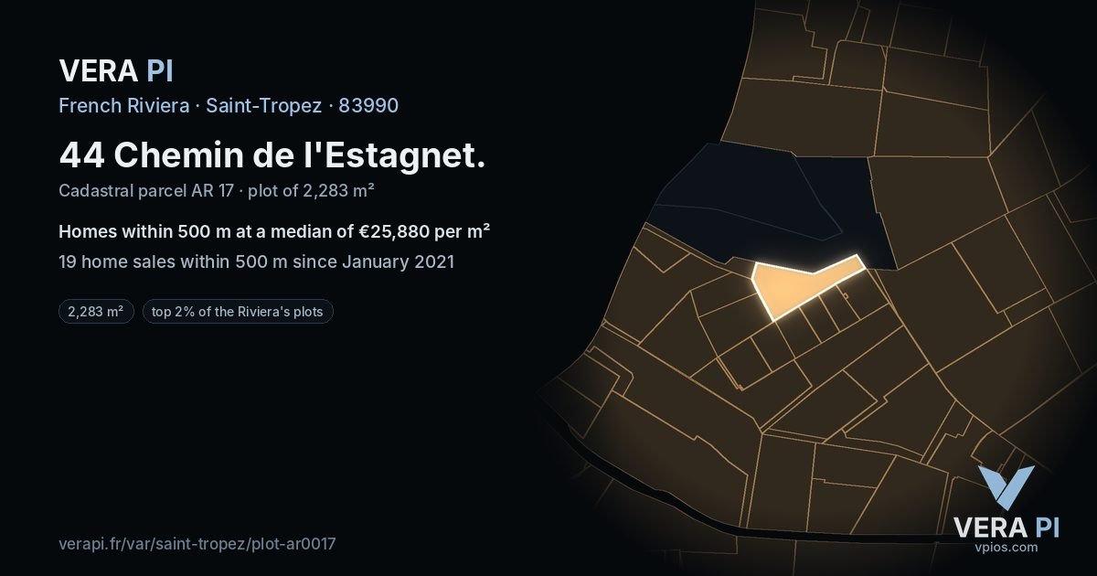 44 Chemin de l'Estagnet, Saint-Tropez at night – the plot lit, the parcels around coloured by the prices near them