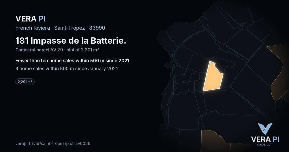 181 Impasse de la Batterie, Saint-Tropez at night – the plot lit, the parcels around coloured by the prices near them