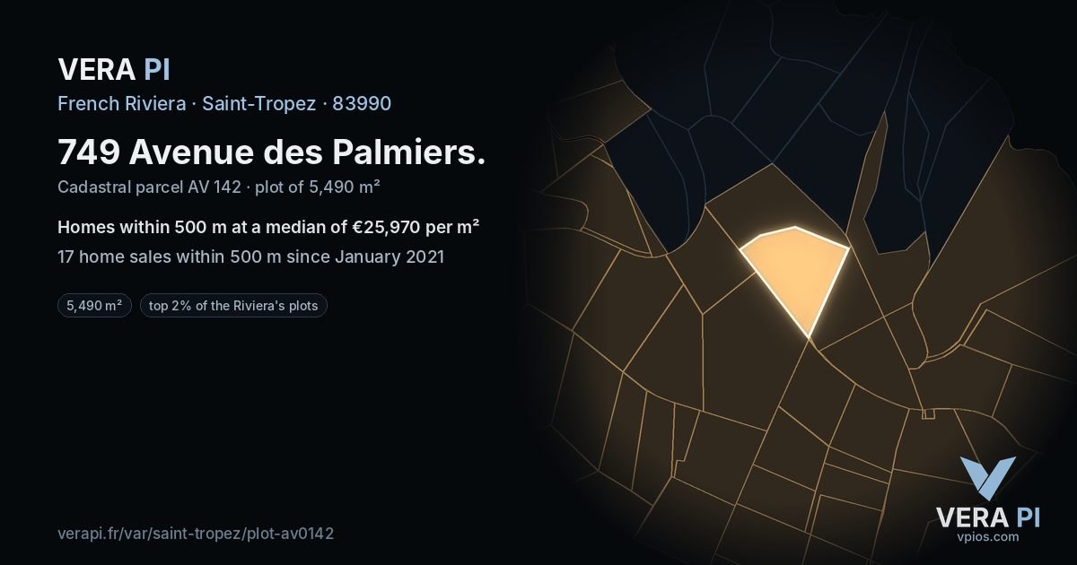749 Avenue des Palmiers, Saint-Tropez at night – the plot lit, the parcels around coloured by the prices near them