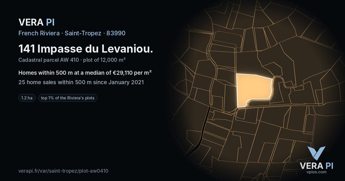 141 Impasse du Levaniou, Saint-Tropez at night – the plot lit, the parcels around coloured by the prices near them