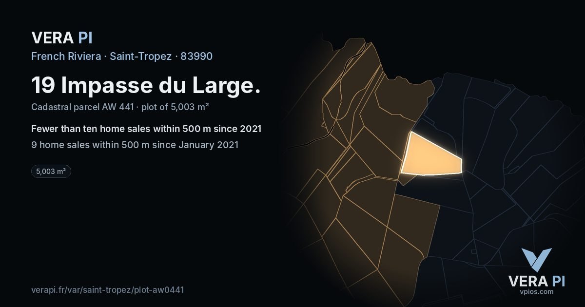 19 Impasse du Large, Saint-Tropez at night – the plot lit, the parcels around coloured by the prices near them