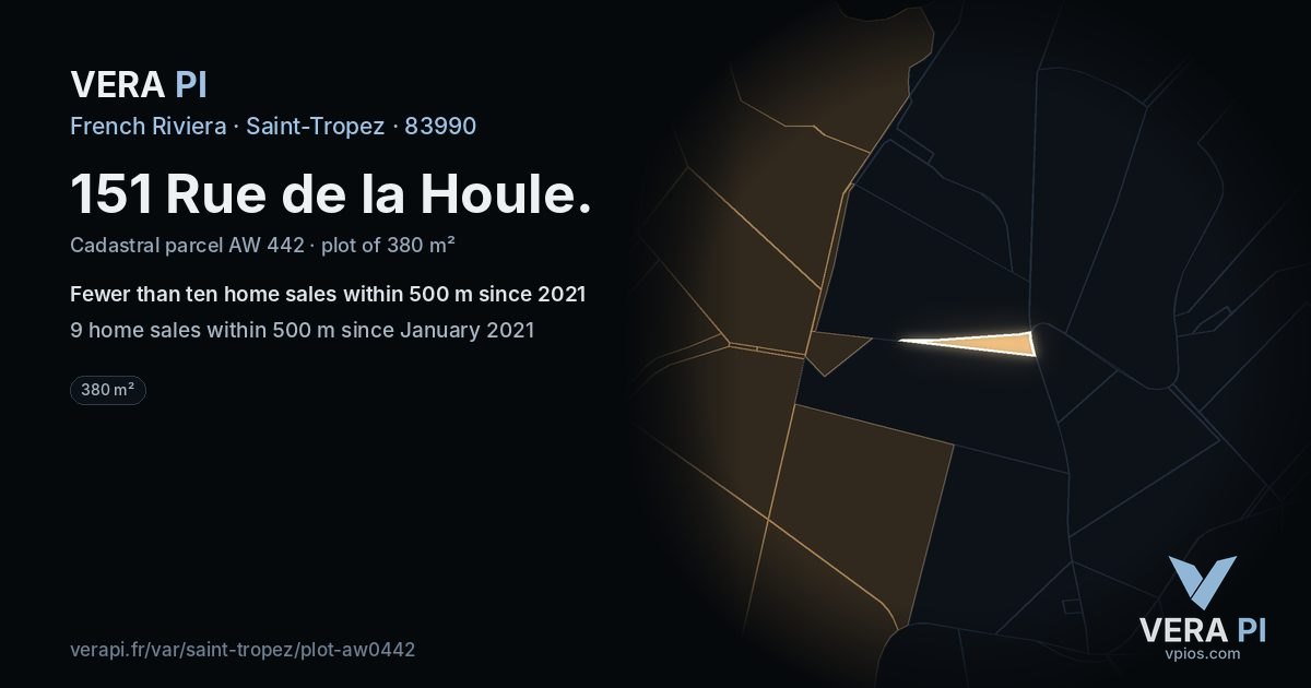 151 Rue de la Houle, Saint-Tropez at night – the plot lit, the parcels around coloured by the prices near them