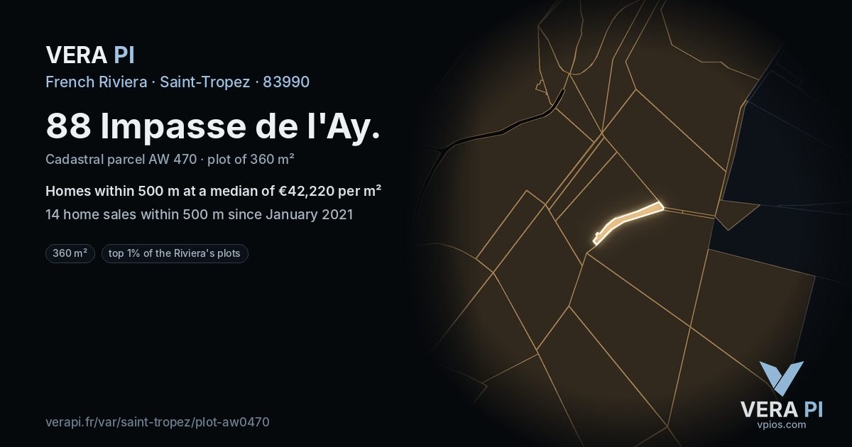 88 Impasse de l'Ay, Saint-Tropez at night – the plot lit, the parcels around coloured by the prices near them