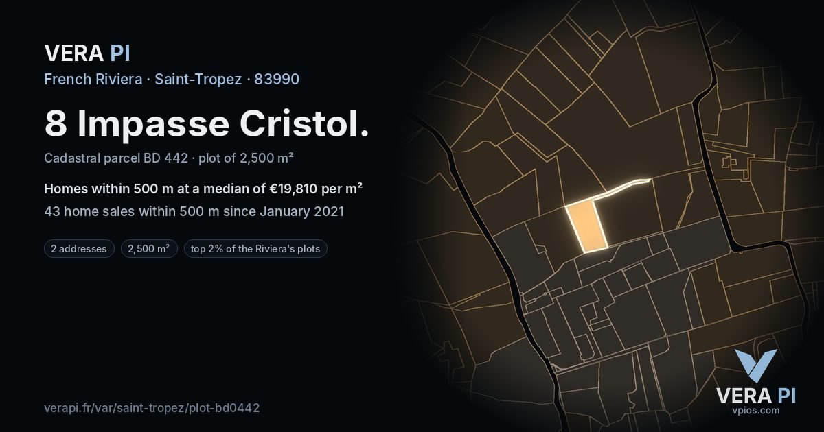 8 Impasse Cristol, Saint-Tropez at night – the plot lit, the parcels around coloured by the prices near them