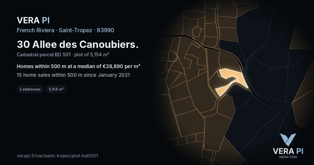 30 Allee des Canoubiers, Saint-Tropez at night – the plot lit, the parcels around coloured by the prices near them