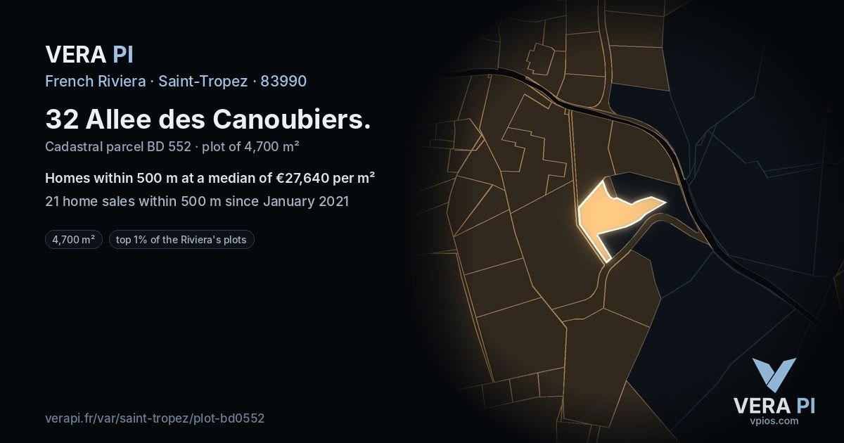 32 Allee des Canoubiers, Saint-Tropez at night – the plot lit, the parcels around coloured by the prices near them