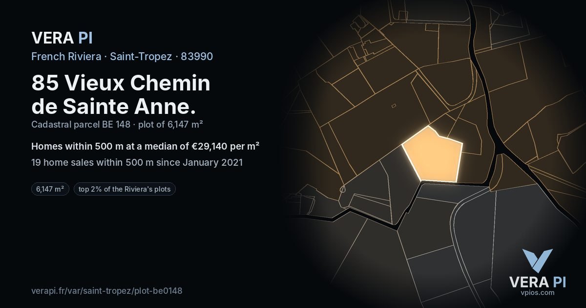 85 Vieux Chemin de Sainte Anne, Saint-Tropez at night – the plot lit, the parcels around coloured by the prices near them