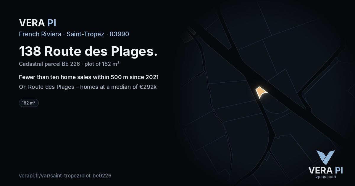 138 Route des Plages, Saint-Tropez at night – the plot lit, the parcels around coloured by the prices near them