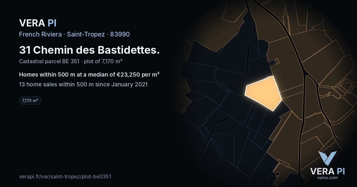 31 Chemin des Bastidettes, Saint-Tropez at night – the plot lit, the parcels around coloured by the prices near them