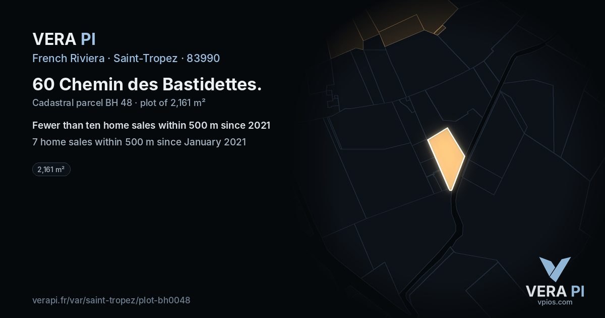 60 Chemin des Bastidettes, Saint-Tropez at night – the plot lit, the parcels around coloured by the prices near them