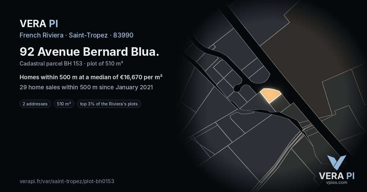 92 Avenue Bernard Blua, Saint-Tropez at night – the plot lit, the parcels around coloured by the prices near them
