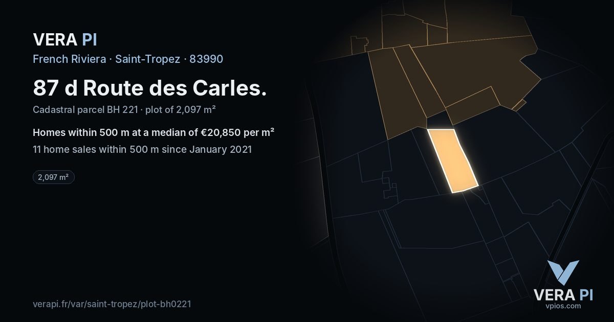 87 d Route des Carles, Saint-Tropez at night – the plot lit, the parcels around coloured by the prices near them