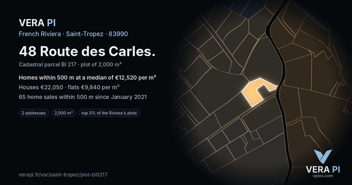 48 Route des Carles, Saint-Tropez at night – the plot lit, the parcels around coloured by the prices near them