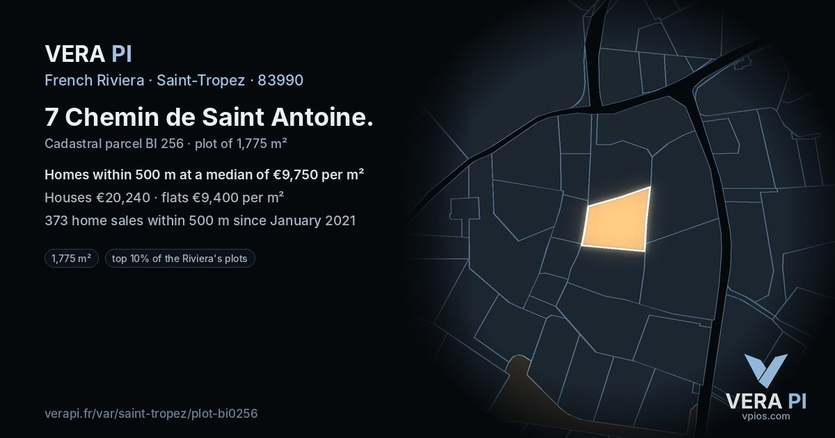 7 Chemin de Saint Antoine, Saint-Tropez at night – the plot lit, the parcels around coloured by the prices near them