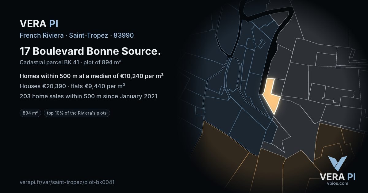 17 Boulevard Bonne Source, Saint-Tropez at night – the plot lit, the parcels around coloured by the prices near them