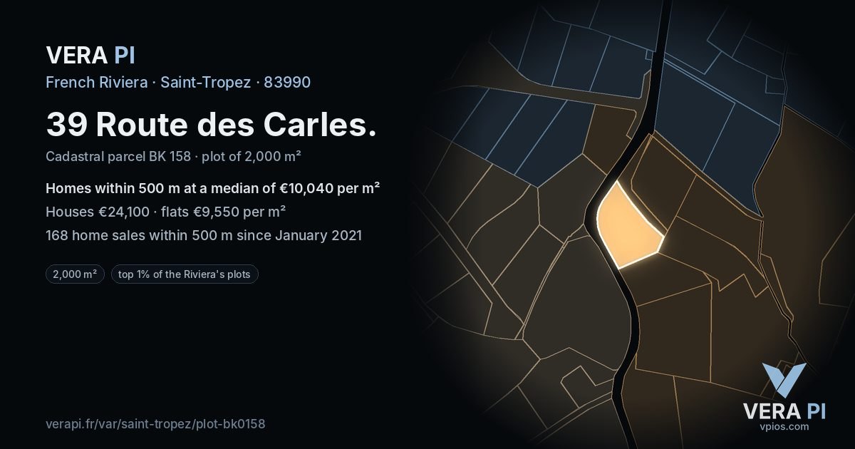39 Route des Carles, Saint-Tropez at night – the plot lit, the parcels around coloured by the prices near them