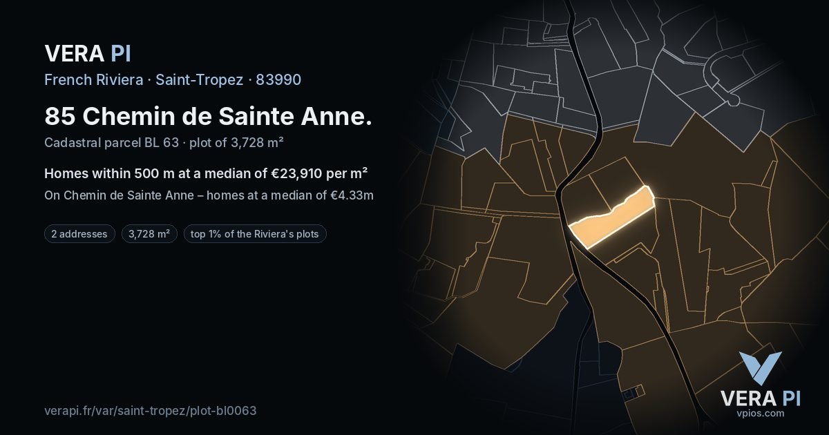 85 Chemin de Sainte Anne, Saint-Tropez at night – the plot lit, the parcels around coloured by the prices near them