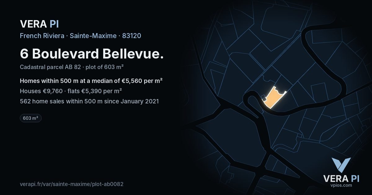 6 Boulevard Bellevue, Sainte-Maxime at night – the plot lit, the parcels around coloured by the prices near them