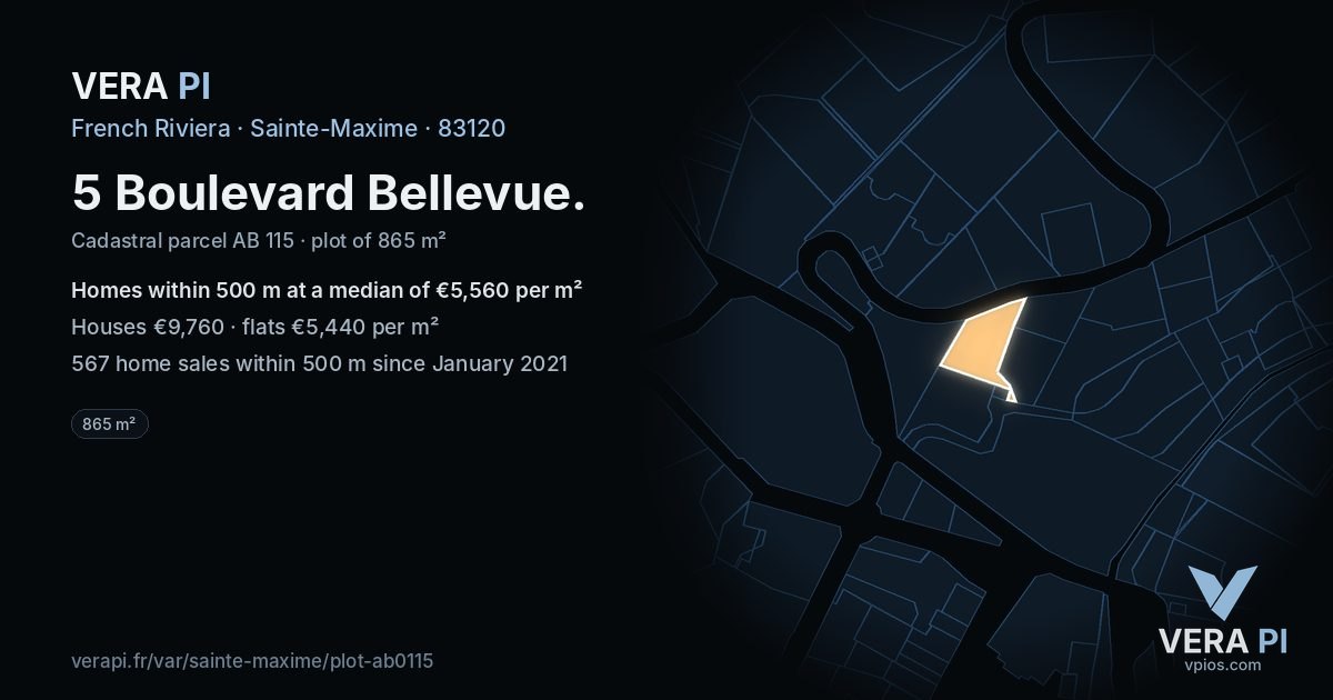 5 Boulevard Bellevue, Sainte-Maxime at night – the plot lit, the parcels around coloured by the prices near them