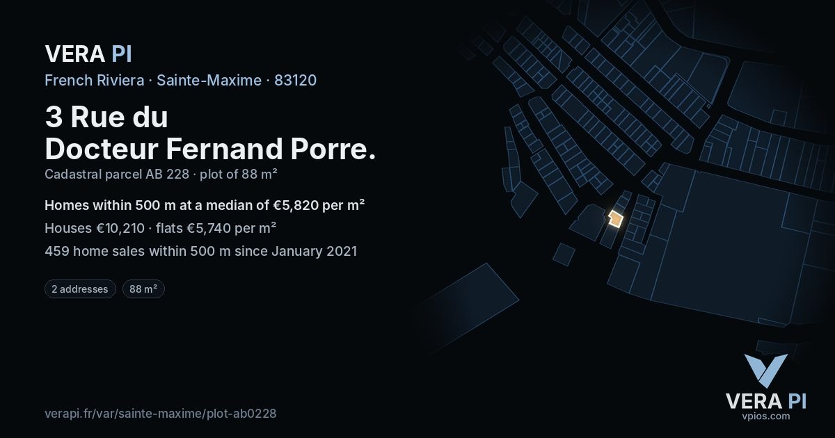 3 Rue du Docteur Fernand Porre, Sainte-Maxime at night – the plot lit, the parcels around coloured by the prices near them