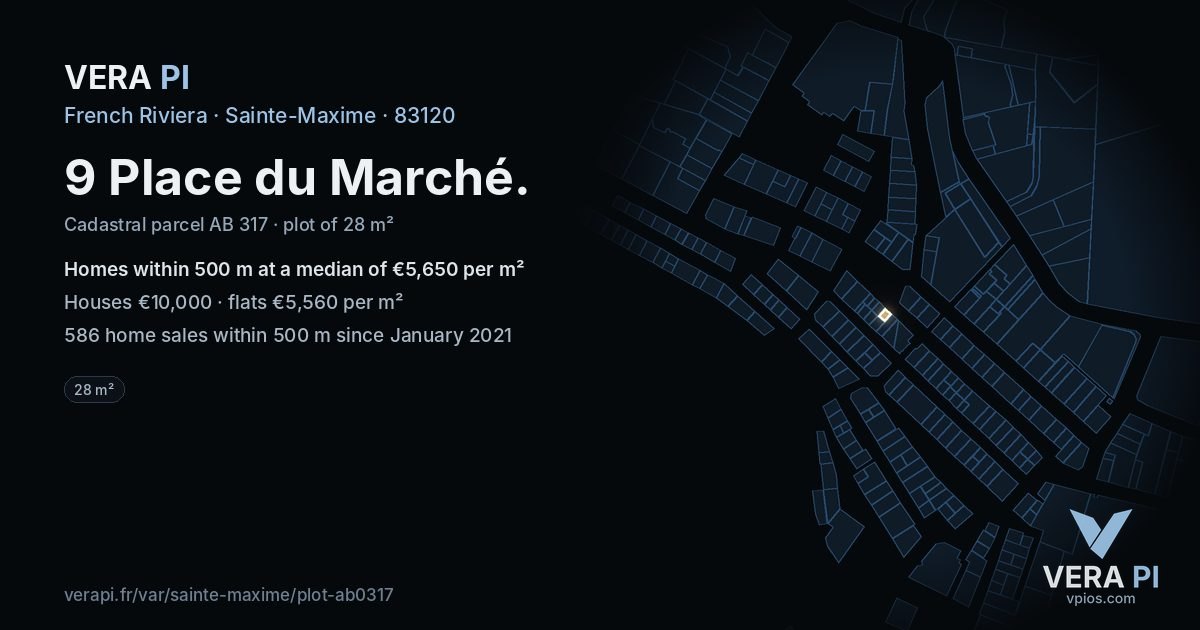 9 Place du Marché, Sainte-Maxime at night – the plot lit, the parcels around coloured by the prices near them