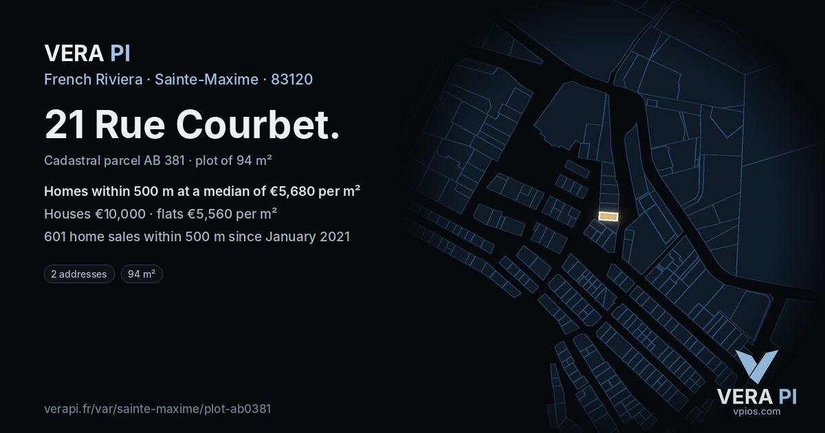 21 Rue Courbet, Sainte-Maxime at night – the plot lit, the parcels around coloured by the prices near them
